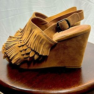 Sandals with fringe detail